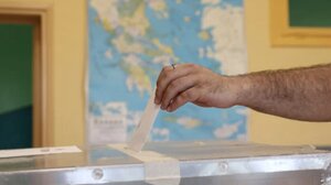 Δημοσκόπηση Interview: Σταθερά πρώτη η ΝΔ, ακολουθεί το ΠΑΣΟΚ - Εκτός Βουλής με 2,9% ο ΣΥΡΙΖΑ!