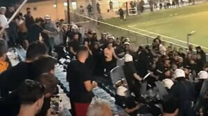 Πάτρα: Σοβαρά επεισόδια στο "Kάνιστρας" μετά τη λήξη του Τελικού Κυπέλλου Ερασιτεχνών - Συλλήψεις από την ΕΛ.ΑΣ