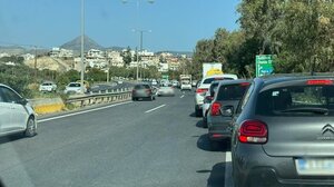Σημειωτόν τα αυτοκίνητα στην εθνική οδό, στην έξοδο για Γιόφυρο!