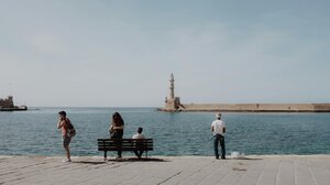 Σκάφος τουριστών προσάραξε στον Φάρο Χανίων