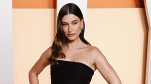 Η εταιρεία ομορφιάς της Χέιλι Μπίμπερ πουλήθηκε ένα δισ. δολάρια