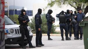 Μεγάλη επιχείρηση της ΕΛΑΣ για «χρυσό» κύκλωμα δουλεμπόρων: 12 συλλήψεις, ανάμεσά τους και ο αρχηγός στο Περιστέρι