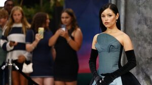 Η Τζένα Ορτέγκα εντυπωσίασε στην πρεμιέρα της ταινίας «Hurry Up Tomorrow»