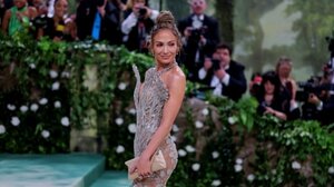 Η Τζένιφερ Λόπεζ "έβαλε φωτιά" στην Αττάλεια για τα 56α γενέθλιά της - Η τούρτα, ο χορός και η sold out συναυλία