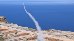 Κρήτη: Εντυπωσιακές εικόνες από βολές Μονάδων Πυροβολικού 