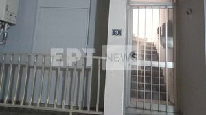 Λάρισα: Στη φυλακή ο 21χρονος μητροκτόνος - Ελεύθερος με περιοριστικούς όρους ο ξάδερφός του