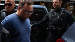 Λάρισα: Ενώπιον ανακρίτριας ο 21χρονος, που σκότωσε την μητέρα του και ο ξάδερφός του