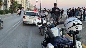 Συναγερμός στη Θεσσαλόνικη: Άνδρας απειλεί να πέσει από μπαλκόνι