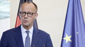 Φρ. Μερτς: «Δεν ζούμε σε πόλεμο, αλλά όχι πλέον και μόνο σε ειρήνη»-