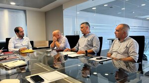 Η Ένωση Εθελοντών Πυροσβεστικού Σώματος συναντήθηκε με τον Υπουργό Κλιματικής Κρίσης & τον Υπαρχηγό του Πυροσβεστικού Σώματος