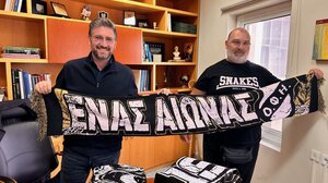 Ο Μενέλαος Μποκέας έκανε την κλήρωση για τα 100 εισιτήρια με έκπτωση 50% για τους φίλους του ΟΦΗ - Δείτε τα αποτελέσματα