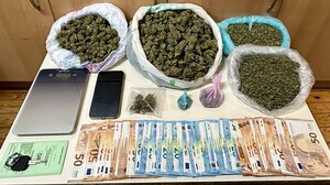 Την ώρα της αγοραπωλησίας των ναρκωτικών έπεσαν στη "φάκα"