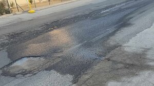 Χάνεται το νερό στο δρόμο εδώ και 14 ημέρες!