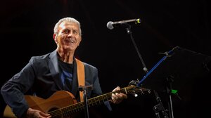 Αντιδράσεις προκάλεσαν οι δηλώσεις του Γιώργου Νταλάρα για τα μπουζούκια