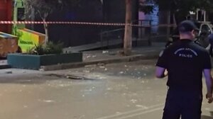 Πάτρα: Πέθανε ο άνδρας που έπεσαν πάνω του μάρμαρα από μπαλκόνι