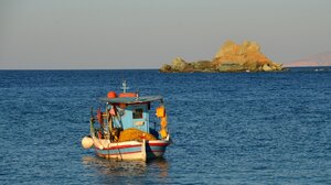 Πύργος: Χωρίς τις αισθήσεις του εντοπίστηκε ψαράς που έπεσε από το καΐκι του