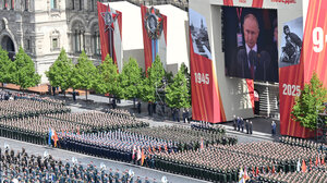 Επίδειξη δύναμης από Πούτιν με τον Σι Τζινπίνγκ στο πλευρό του - Drones, Βορειοκορεάτες και πυρηνικά στη μεγάλη παρέλαση στη Μόσχα