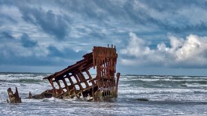 Ναυάγιο στη Μάγχη: Ένας μετανάστης νεκρός, 61 διασώθηκαν