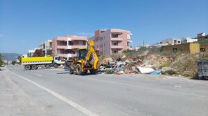 Με φορτηγά η αποκομιδή απορριμμάτων στο Ηράκλειο - photos