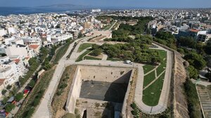 Θα έρθει η Μενδώνη για την υπογραφή παραχώρησης των Τειχών;