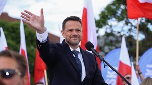 Πολωνία: Ο υποψήφιος του κυβερνώντος κόμματος προηγείται ενόψει του β΄ γύρου των προεδρικών εκλογών