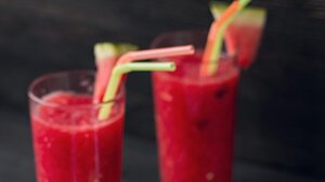 Σπιτική λεμονάδα καρπούζι