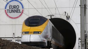 Eurostar: Ακυρώσεις και καθυστερήσεις στα δρομολόγια – Έκλεψαν καλώδια