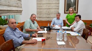 Υπογράφηκε τριετής σύμβαση μεταφοράς μαθητών της Π.Ε. Ηρακλείου από τον Περιφερειάρχη Κρήτης