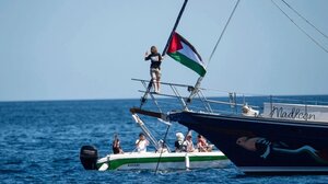 Madleen: Απαντούν στις ισραηλινές απειλές «Δεν φοβόμαστε, ο κόσμος παρακολουθεί»