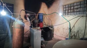 Τον έπιασαν στα πράσα στο παράνομο αποστακτήριο – συσκευαστήριο αλκοολούχων ποτών