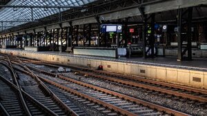 Ολλανδία: Πυρκαγιά προκάλεσε προβλήματα στον σιδηρόδρομο