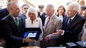 O βασιλιάς Κάρολος και η βασίλισσα Καμίλα εκτόξευσαν τον τουρισμό στη Ραβέννα