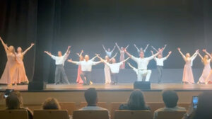 Όταν ο «θρύλος» του χορού, χόρεψε συρτάκι στο Πολιτιστικό!