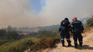 Φωτιά στη Χίο: Μεγάλη αναζωπύρωση στο βουνό Προβατά