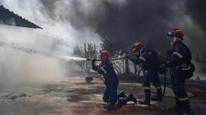 Φωτιά στα Μέγαρα σε εργοστάσιο πλαστικών 