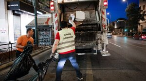 Η ΠΟΕ-ΟΤΕ καταγγέλλει την επίθεση σε βάρος του εργαζόμενου στην καθαριότητα του Δήμου Αθηναίων