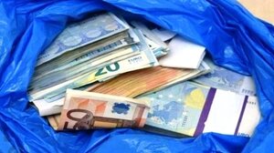 Απατεώνες ζήτησαν από ηλικιωμένο να αφήσει χρήματα μέσα στο παρεκκλήσι του νοσοκομείου