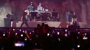 Κατάμεστο το ΟΑΚΑ για τη μεγάλη συναυλία του ΛΕΞ