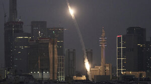 Ιράν-Ισραήλ: Αναφορές για ελαφρά τραυματίες στη Χάιφα από τις νέες ιρανικές πυραυλικές επιθέσεις