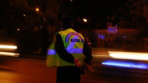 Επιτέθηκαν... οικογενειακώς σε αστυνομικό που έκανε αλκοτέστ σε οδηγό και βγήκε θετικός!