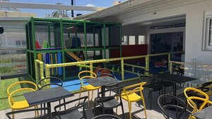 Μια 7χρονη ... πηγή έμπνευσης για μια "όαση" παιχνιδιού στο Street Food «Πεπόνη»!