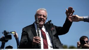 Πέθανε ο Πετρολούκας Χαλκιάς, ο μεγάλος δεξιοτέχνης του κλαρίνου