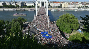 Ρεκόρ συμμετοχής στο Pride της Βουδαπέστης – Διαδήλωσαν 200.000 παρά τις απαγορεύσεις