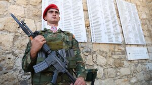 Τελετή μνήμης των ομήρων στη «Στοά Μακάσι» - Το πρόγραμμα