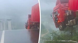 Eίδε το χάρο με τα μάτια του οδηγός νταλίκας