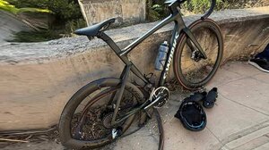 Στο νοσοκομείο ποδηλάτης που χτυπήθηκε από αυτοκίνητο - Δείτε φωτογραφίες