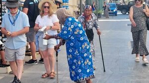 Διακοπές, βόλτα και επαιτεία