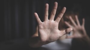 Αχαΐα: Χτύπησε τα ανήλικα παιδιά του με βέργα και συνελήφθη