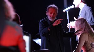 Ρέθυμνο: Θερμό χειροκρότημα στην Ελεύθερνα για τον Σταύρο Ξαρχάκο