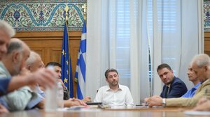 Ν. Ανδρουλάκης: «Δέσμευση ΠΑΣΟΚ για κατάργηση προσωπικής διαφοράς, νέο ΕΚΑΣ, σταδιακή μείωση εισφοράς αλληλεγγύης και παρεμβάσεις σε συντάξεις χηρείας και αναπηρίας»